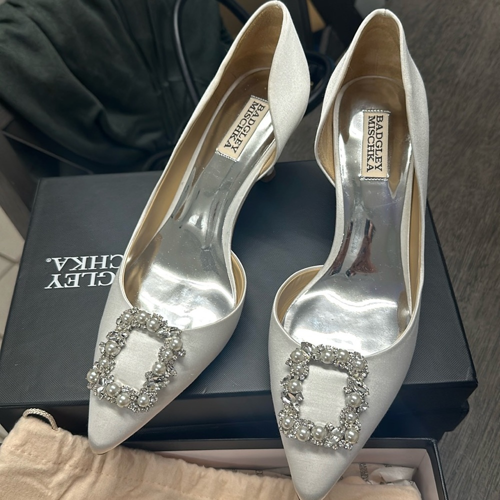 Badgley Mischka Pumps